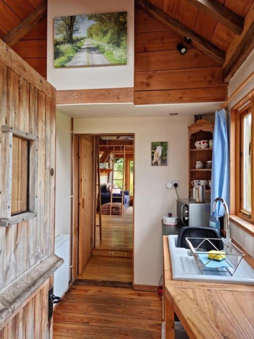 Log Cabin At The Old Summer Dairy Glastonbury 萨默顿 外观 照片
