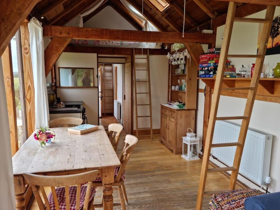 Log Cabin At The Old Summer Dairy Glastonbury 萨默顿 外观 照片
